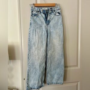 Abercrombie & Fitch Light Wash Crop Wide Leg Jeans
